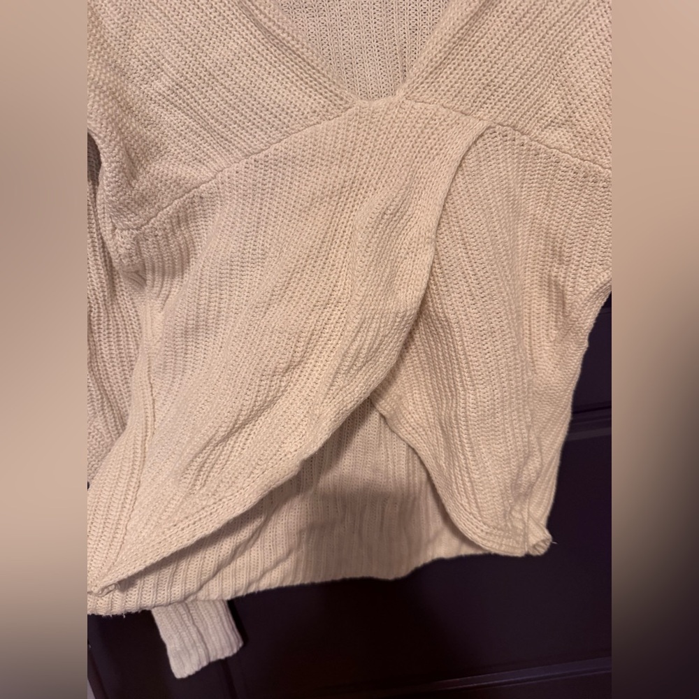 Express Sweater - Picture 4 of 4